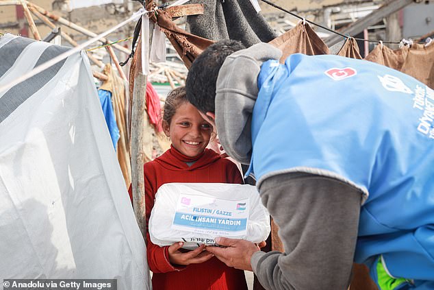 Rachel Accurso's Inadvertent Like of Antisemitic Comment Sparks Debate on Social Media Accountability