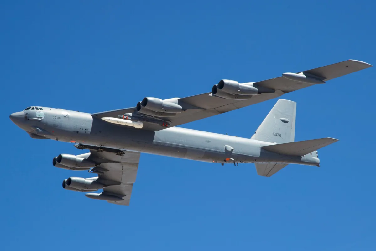 Rare Sighting: B-52 Bomber Test Flights with AGM-181 LRSO Missiles Over Mojave Desert